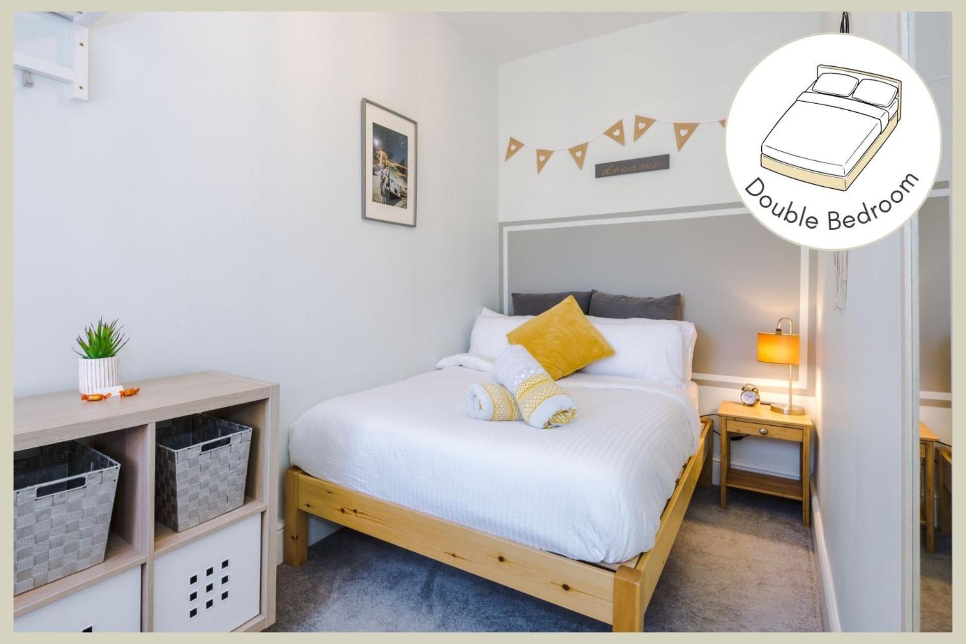 Enjoy The Pause Holiday Home, A Quiet City Centre, 2 Double Bed, Free Parking, Manchester Airport 50 Min Drive Chester Exteriör bild